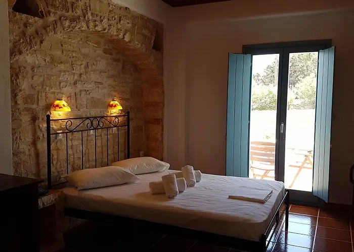 Captains Rock 3* クリシ・アクティ